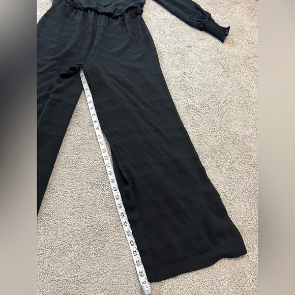Julia Jordan Black Long Sleeve Tie Neck Jumpsuit. Size 6. - Picture 15 of 16